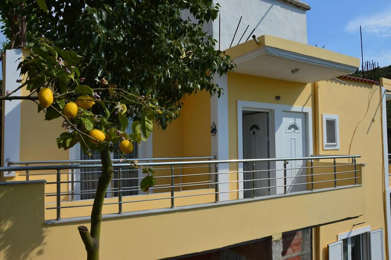 Mirror Beach Ksamil - Vila Zervo Саранда 3*,  Албания