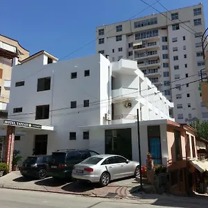 Tatzati Sarande