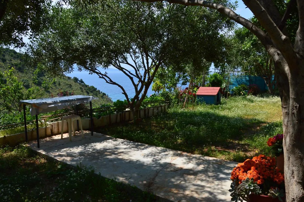 Mirror Beach Ksamil - Vila Zervo Saranda Apartmanhotel
